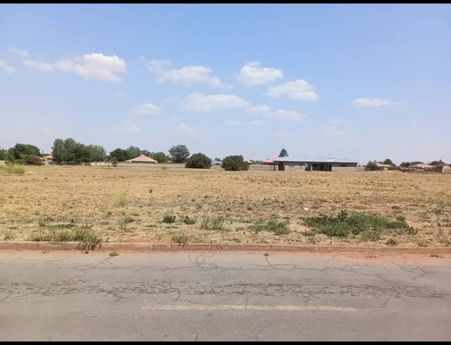 540M² VACANT LAND FOR SALE IN KOOKRUS